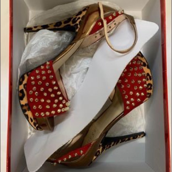 GUESS Gabinos Pep Toe Ankle Strap Heels - Picture 3 of 5